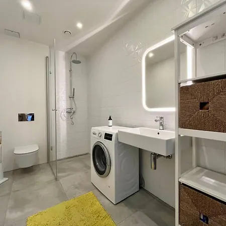 Cozy 2br In Kalamaja + Rooftop Terrace 塔林